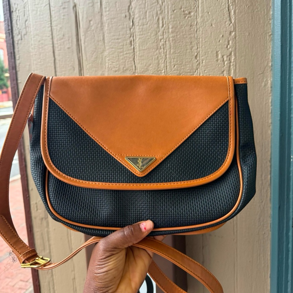 Elegant Black and Tan Women's Bag